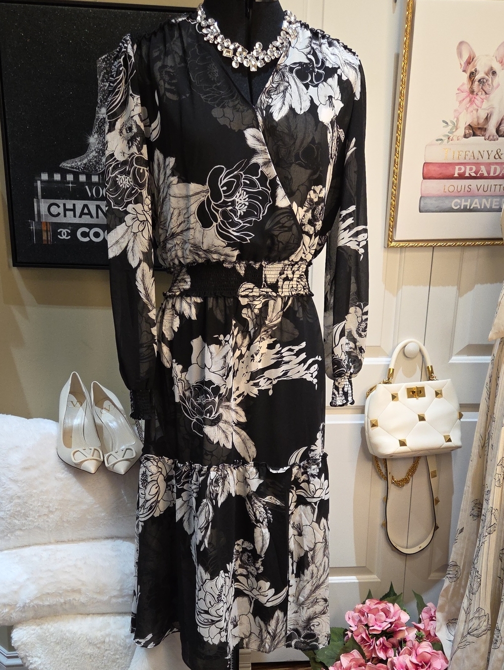 Nwot 4 White House Black Market Floral Maxi Dress in Black & White